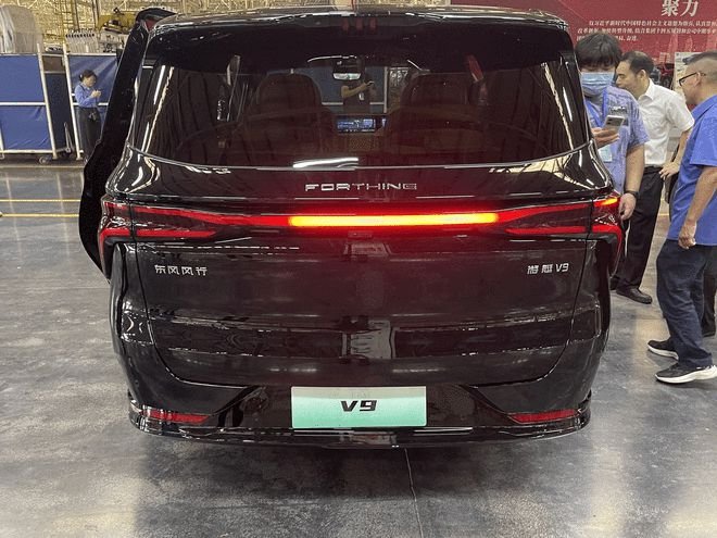 定位混动旗舰MPV 风行U-TOUR V9定名为游艇V9